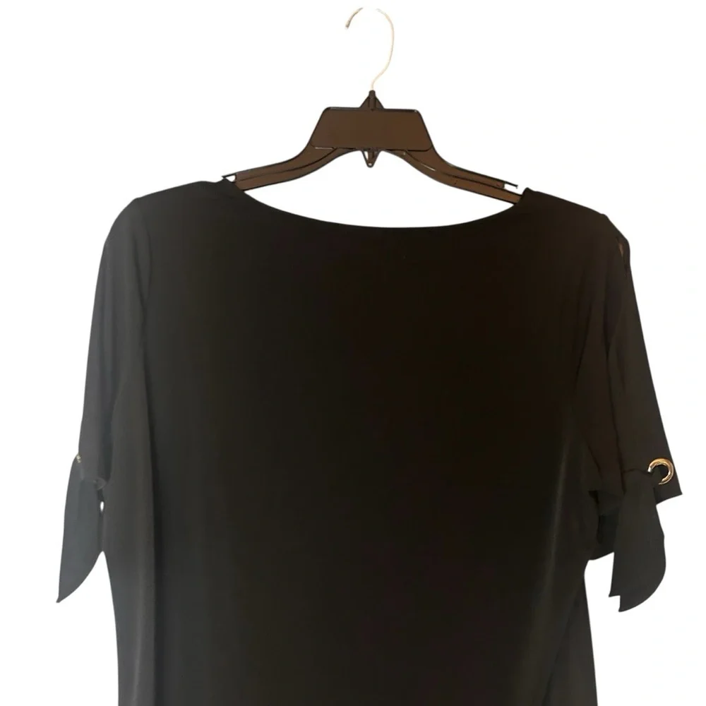 Susan Graver Black Top XL Boat tie Sleeve Detail